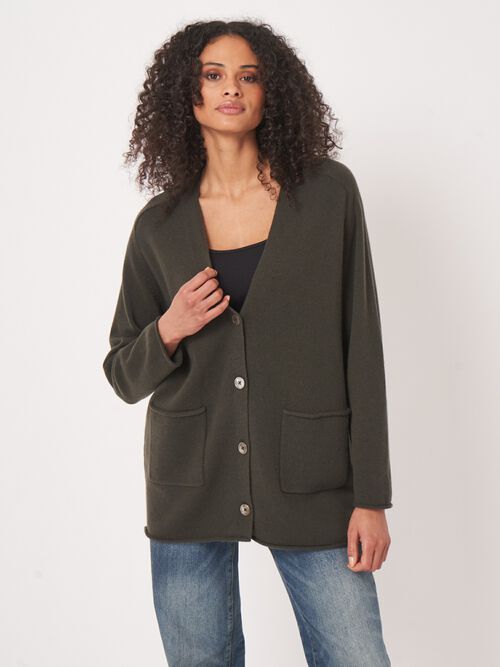 Lang en wijd kasjmier vest met v-hals