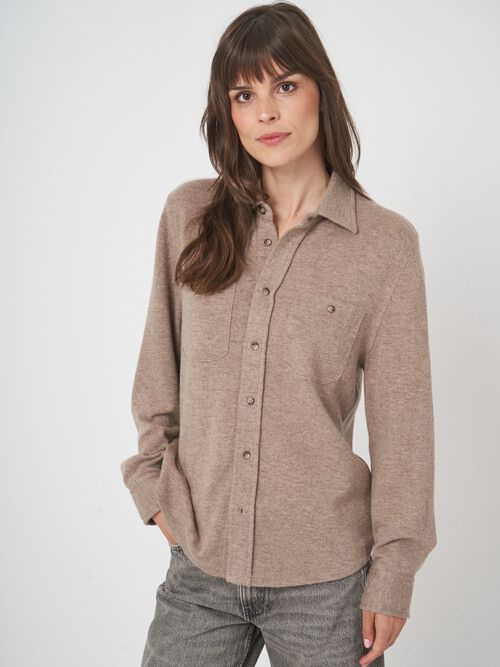 Kasjmier-wol blouse met casual fit en overhemdkraag