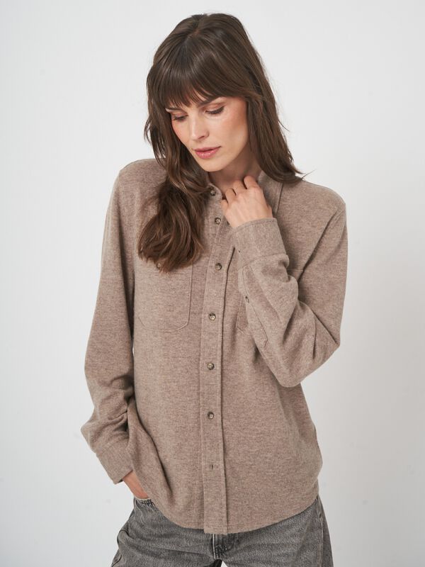 Kasjmier-wol blouse met casual fit en overhemdkraag image number 1