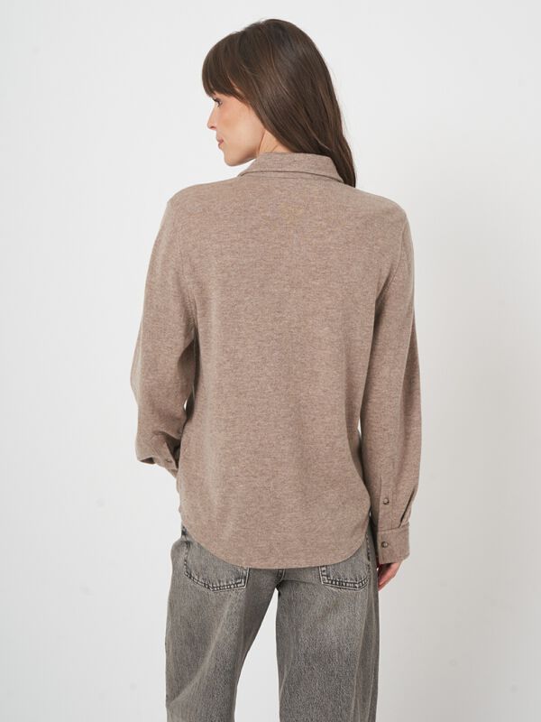 Kasjmier-wol blouse met casual fit en overhemdkraag image number 3