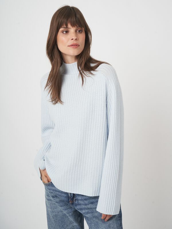 Kasjmiermix trui met opstaande kraag en ribstructuur image number 4