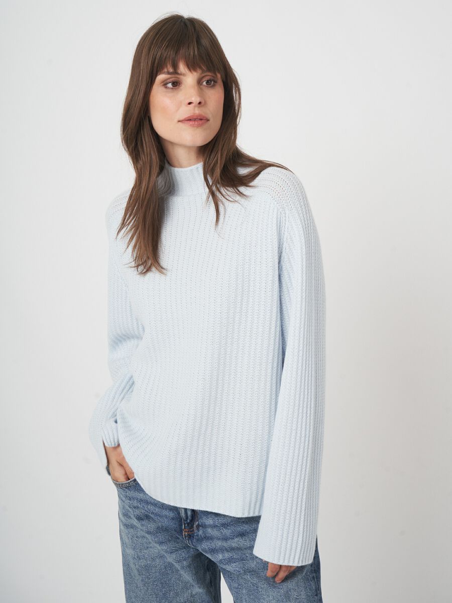 Rippstrickpullover mit Stehkragen aus Kaschmir-Mix image number 4