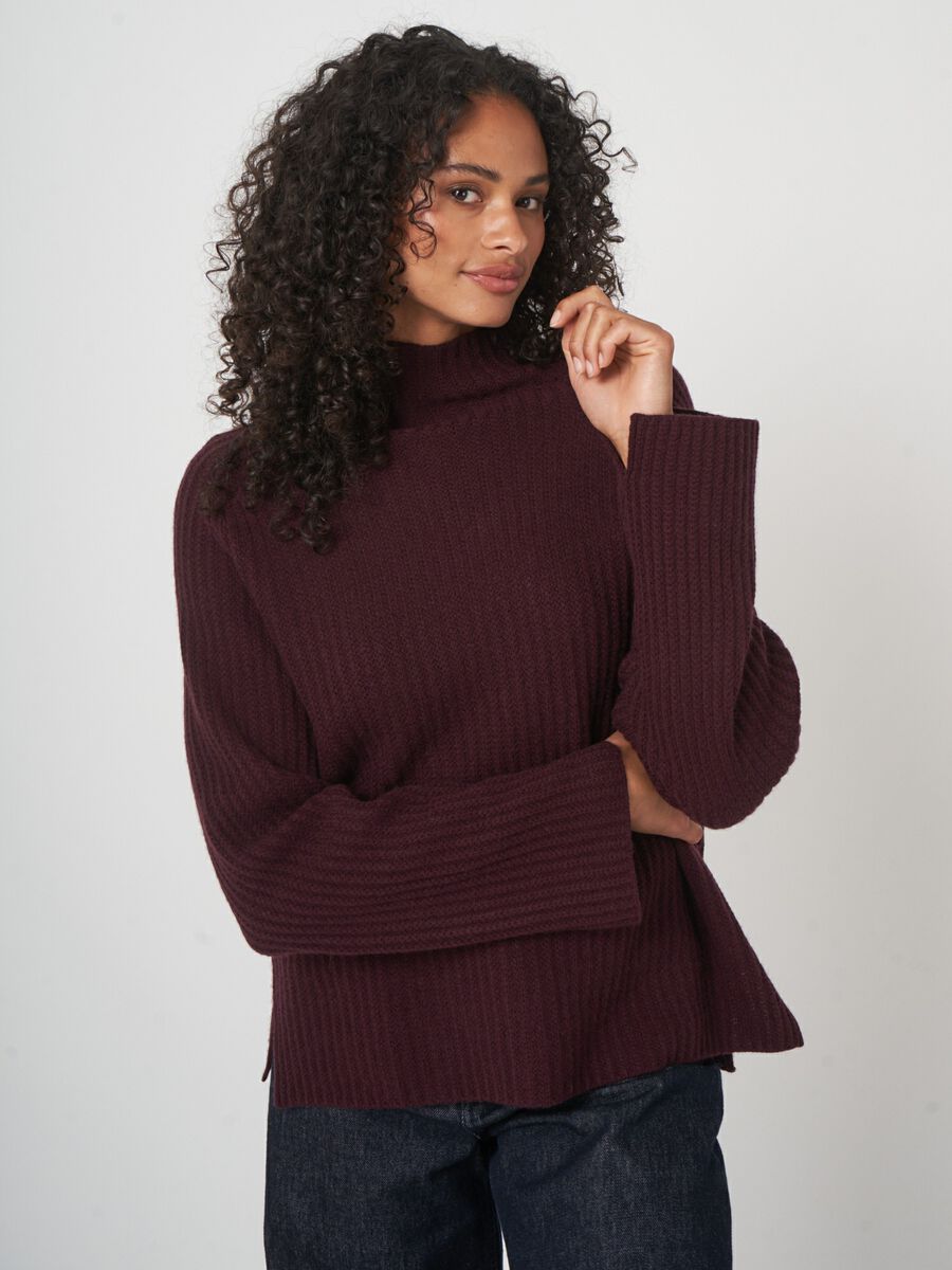 Rippstrickpullover mit Stehkragen aus Kaschmir-Mix image number 1