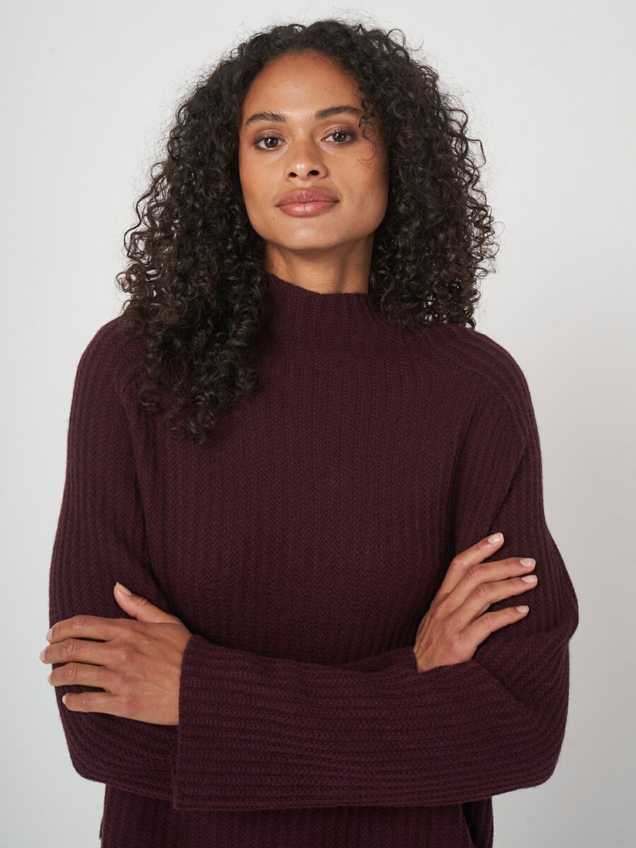 Rippstrickpullover mit Stehkragen aus Kaschmir-Mix image number 3