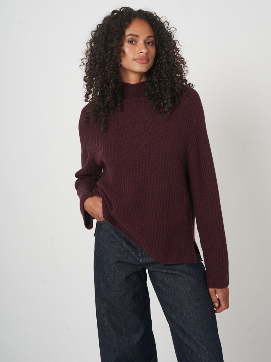Rippstrickpullover mit Stehkragen aus Kaschmir-Mix image number 4