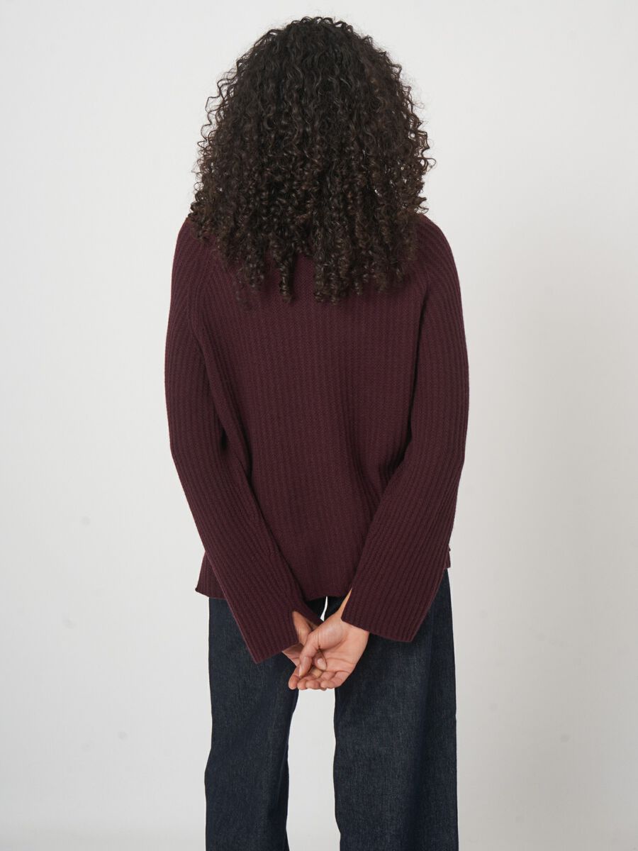 Rippstrickpullover mit Stehkragen aus Kaschmir-Mix image number 5