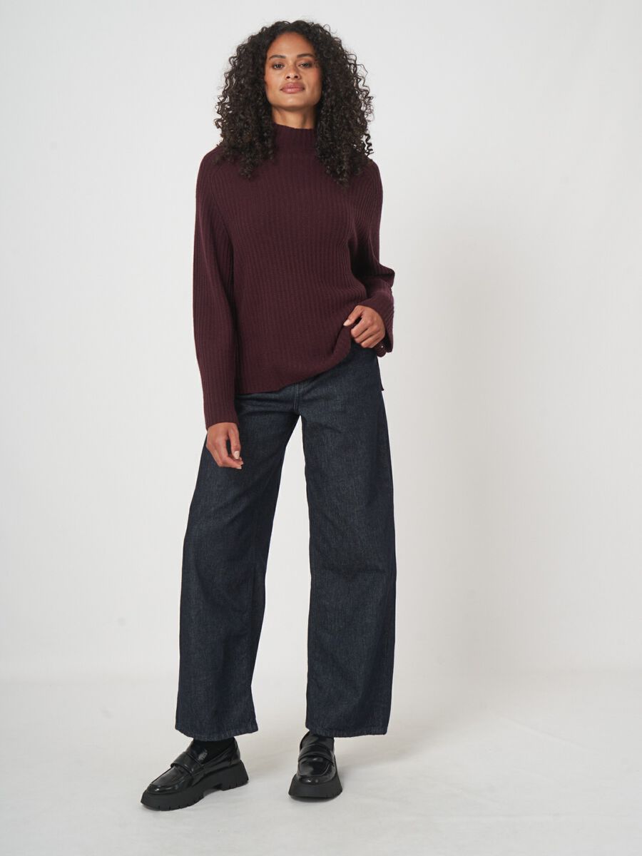 Rippstrickpullover mit Stehkragen aus Kaschmir-Mix image number 6