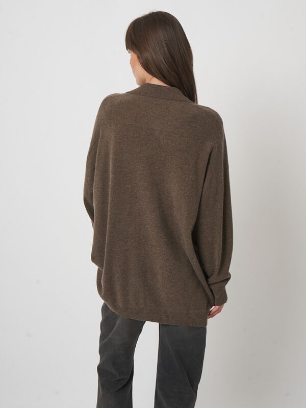 Oversized kasjmiermix trui met polokraag image number 6