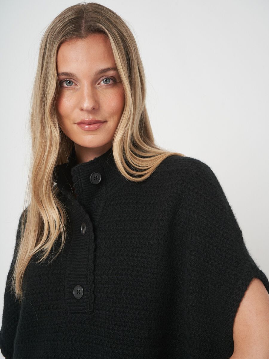 Textured knit poncho in cashmere blend image number 4