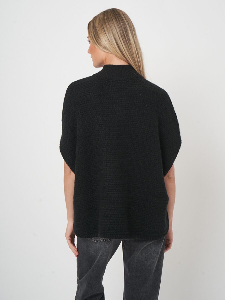 Textured knit poncho in cashmere blend image number 5