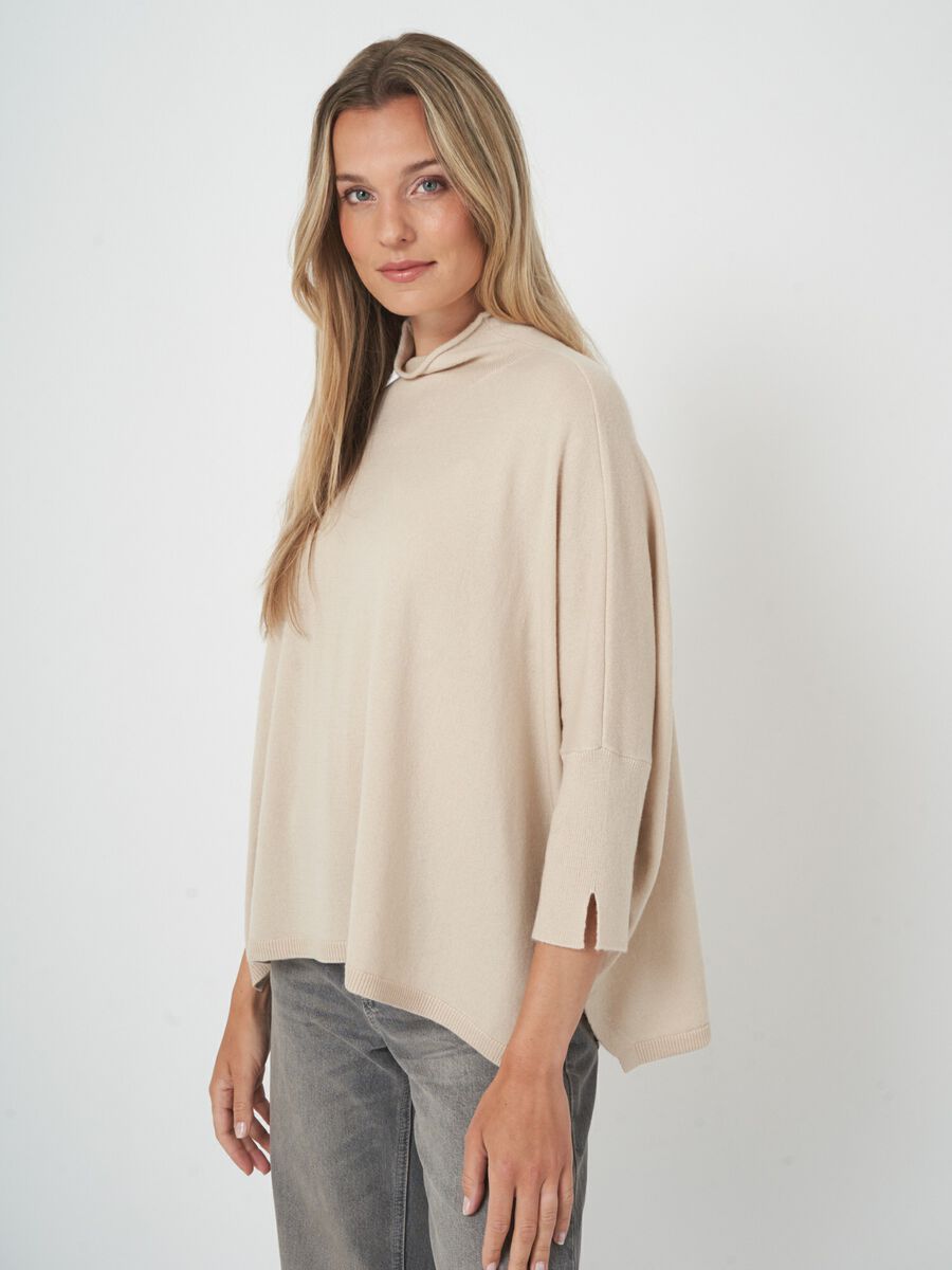 Poncho-Pullover aus Kaschmir-Mix mit weiter Passform image number 1