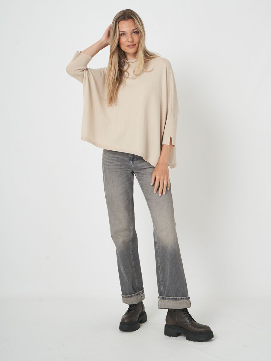 Poncho-Pullover aus Kaschmir-Mix mit weiter Passform image number 4