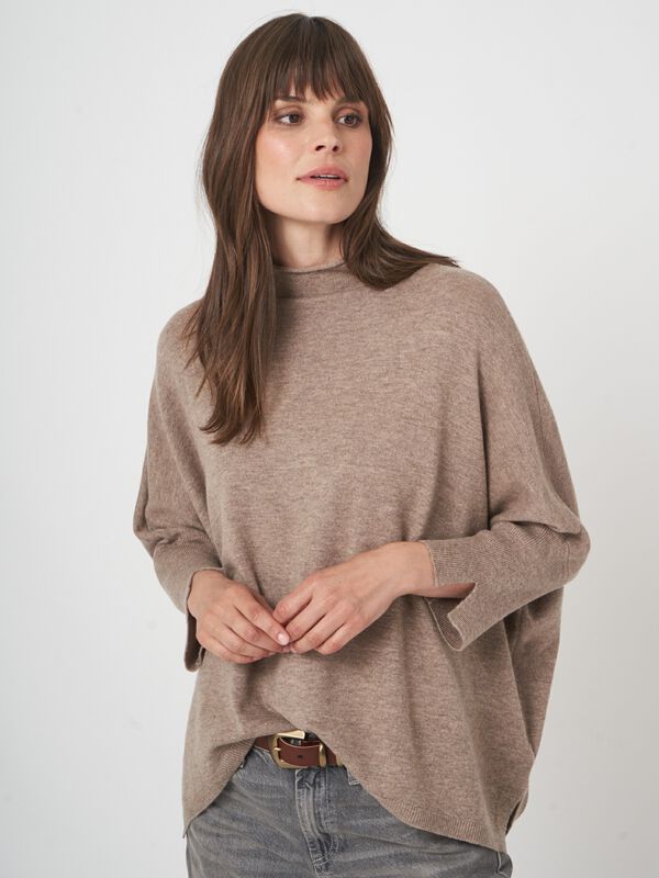 Pull poncho femme — maille fine & coupe ample repeat image number 0