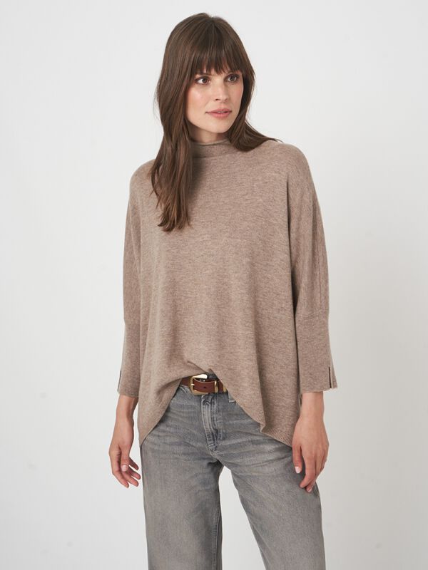 Pull poncho femme — maille fine & coupe ample repeat image number 4