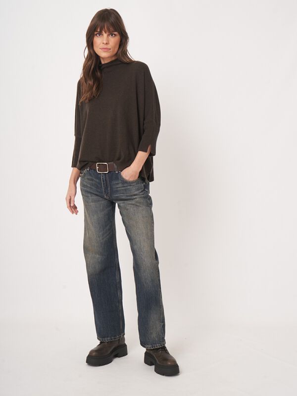 Poncho-Pullover aus Kaschmir-Mix mit weiter Passform image number 4