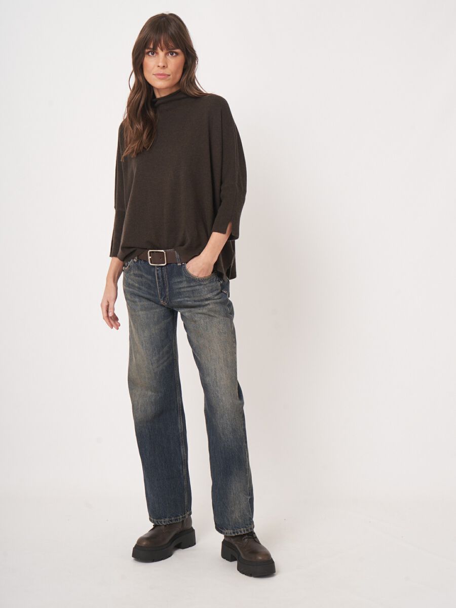 Poncho-style trui van kasjmiermix met relaxte pasvorm image number 4