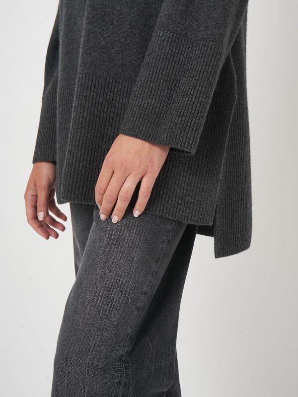 Long fit a-line turtleneck pullover image number 3