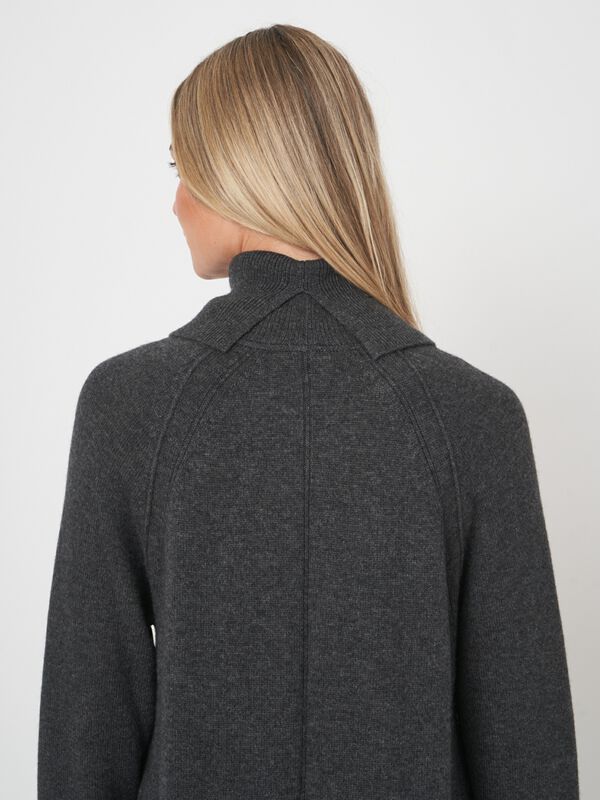 Long fit a-line turtleneck pullover image number 4