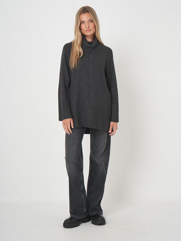 Long fit a-line turtleneck pullover image number 8