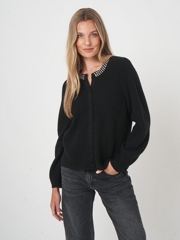 Boxy ribgebreid vest met parelaccent image number 3