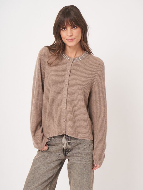 Boxy ribgebreid vest met parelaccent image number 3