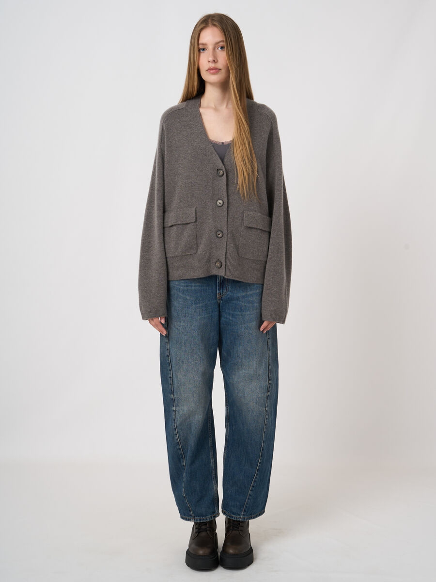 Kaschmirmix-Strickjacke mit V-Ausschnitt und Taschen image number 2