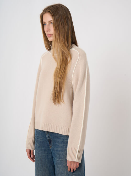 Woll-Kaschmir-Pullover mit Kontrastdetails