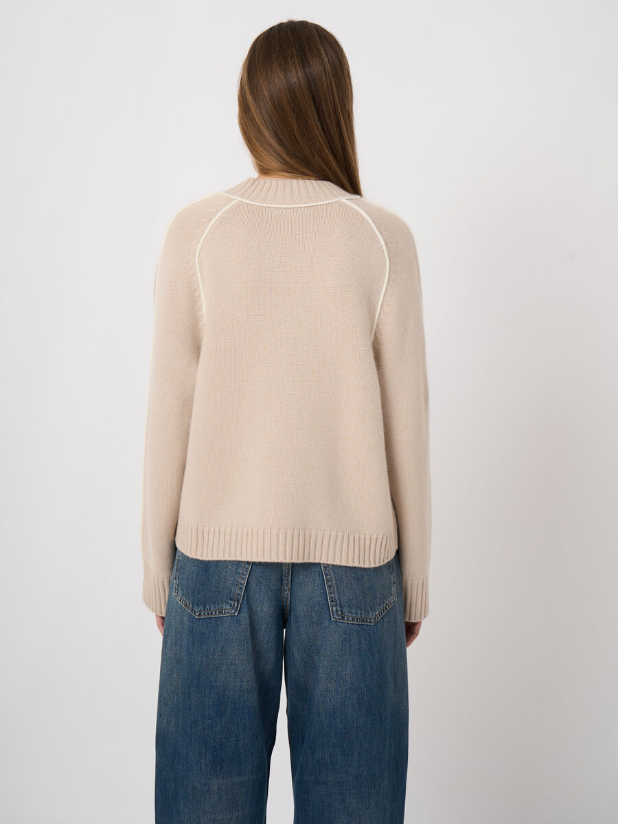 Woll-Kaschmir-Pullover mit Kontrastdetails image number 3