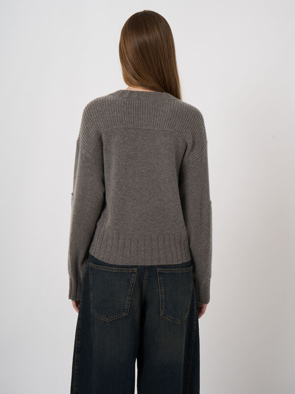 Wol-kasjmier trui met batwing-mouwen image number 3