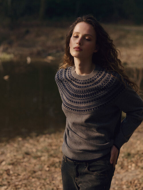 Wool-Cashmere Fine-Knit Sweater with Intarsia Yoke