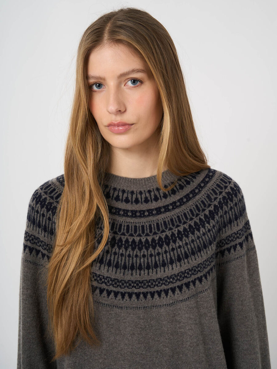 Wool-Cashmere Fine-Knit Sweater with Intarsia Yoke image number 4