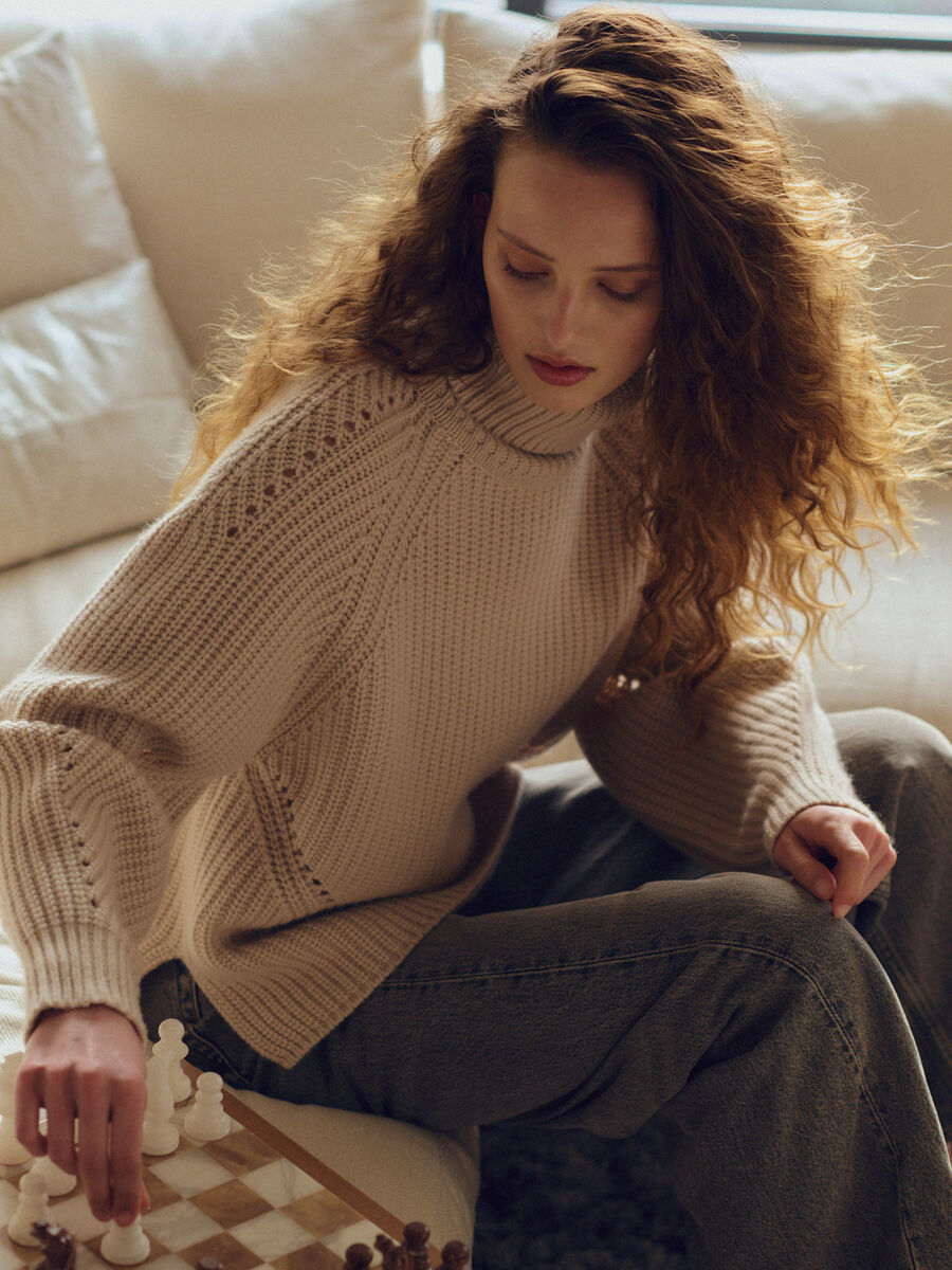 Woll-Kaschmir-Rippstrickpullover mit Rollkragen image number 1
