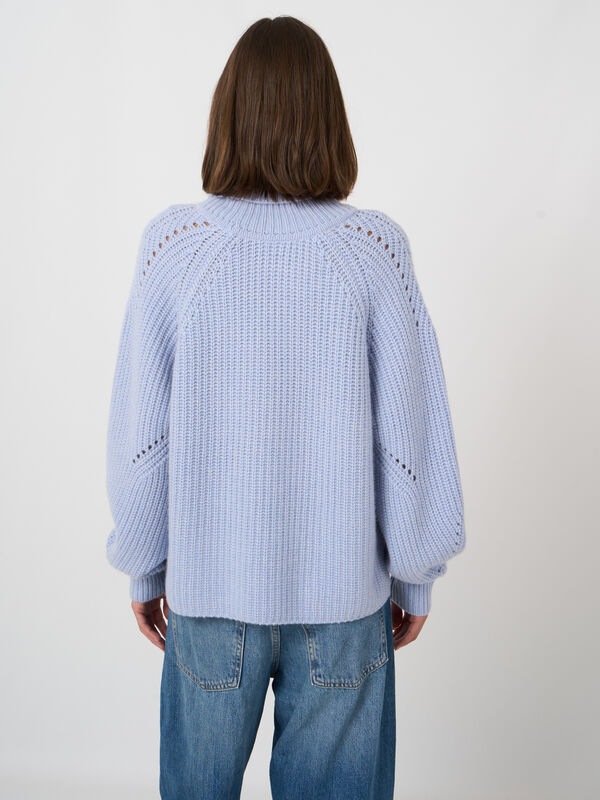 Pull col roul&eacute; laine-cachemire en maille c&ocirc;tel&eacute;e image number 5
