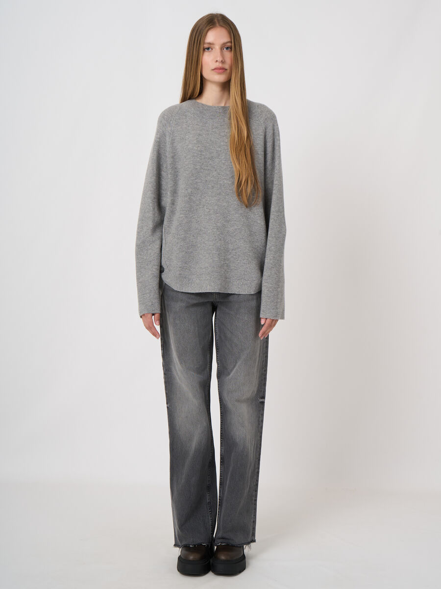 Woll-Kaschmir-Rippstrickpullover mit U-Boot-Ausschnitt image number 3