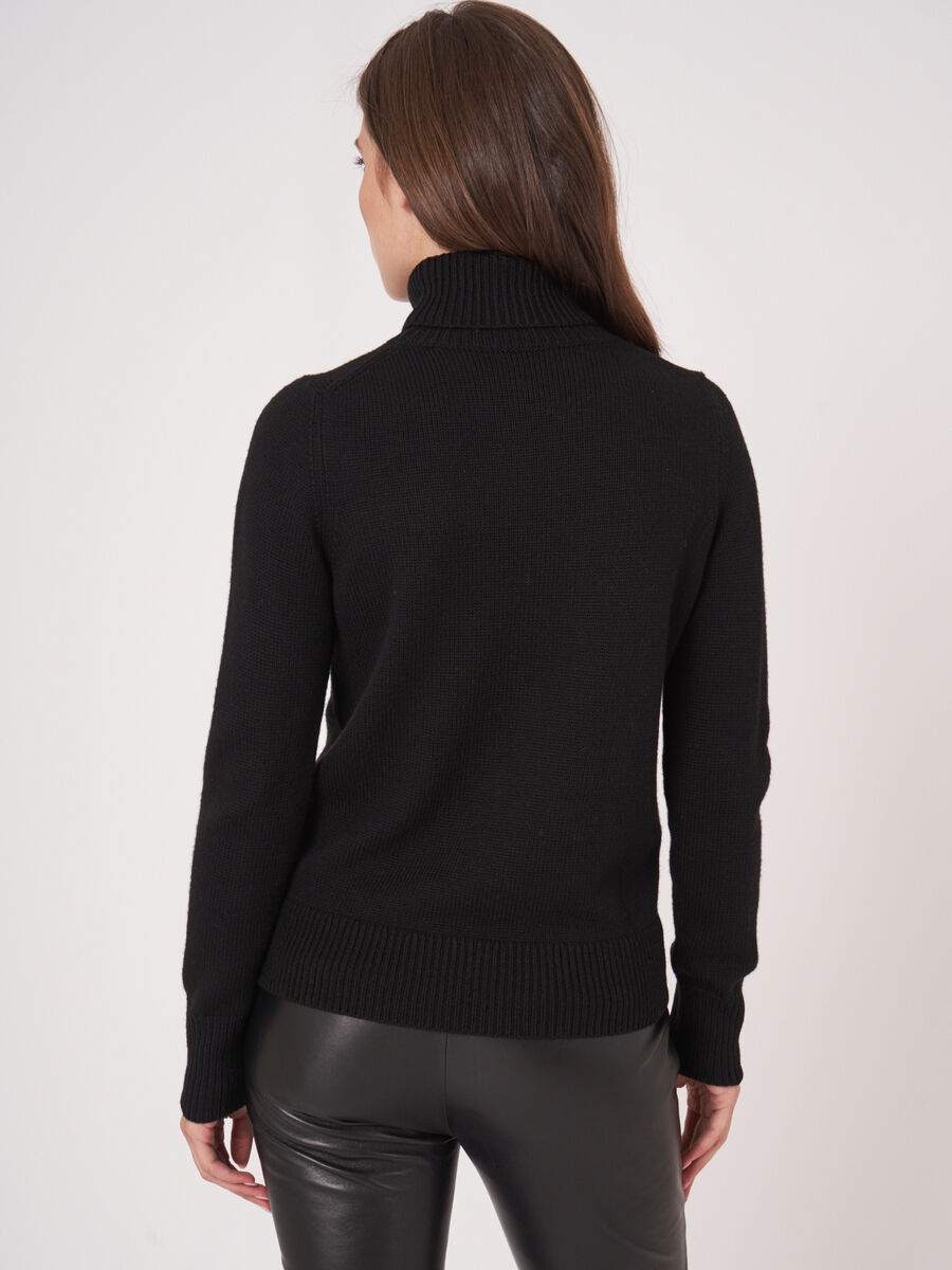 Chunky knit merino wool turtleneck image number 1