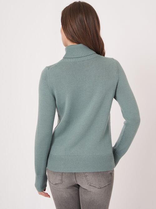 Chunky knit merino wool turtleneck