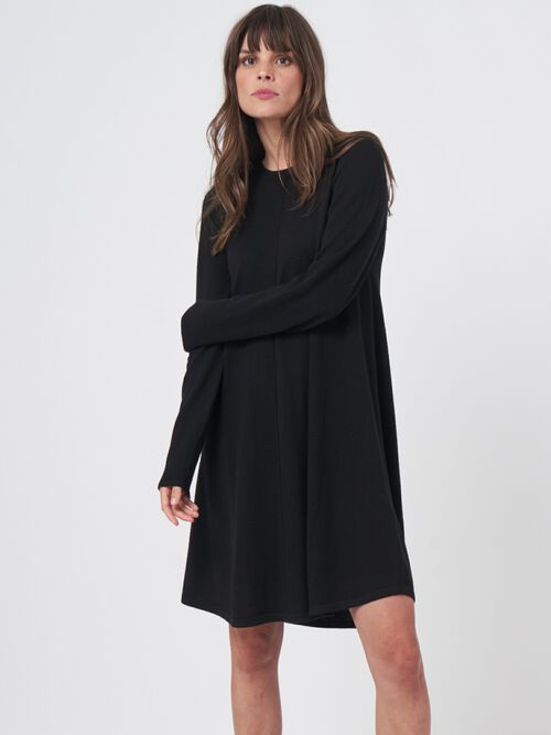 Robe trap&egrave;ze en maille de laine m&eacute;rinos extra fine