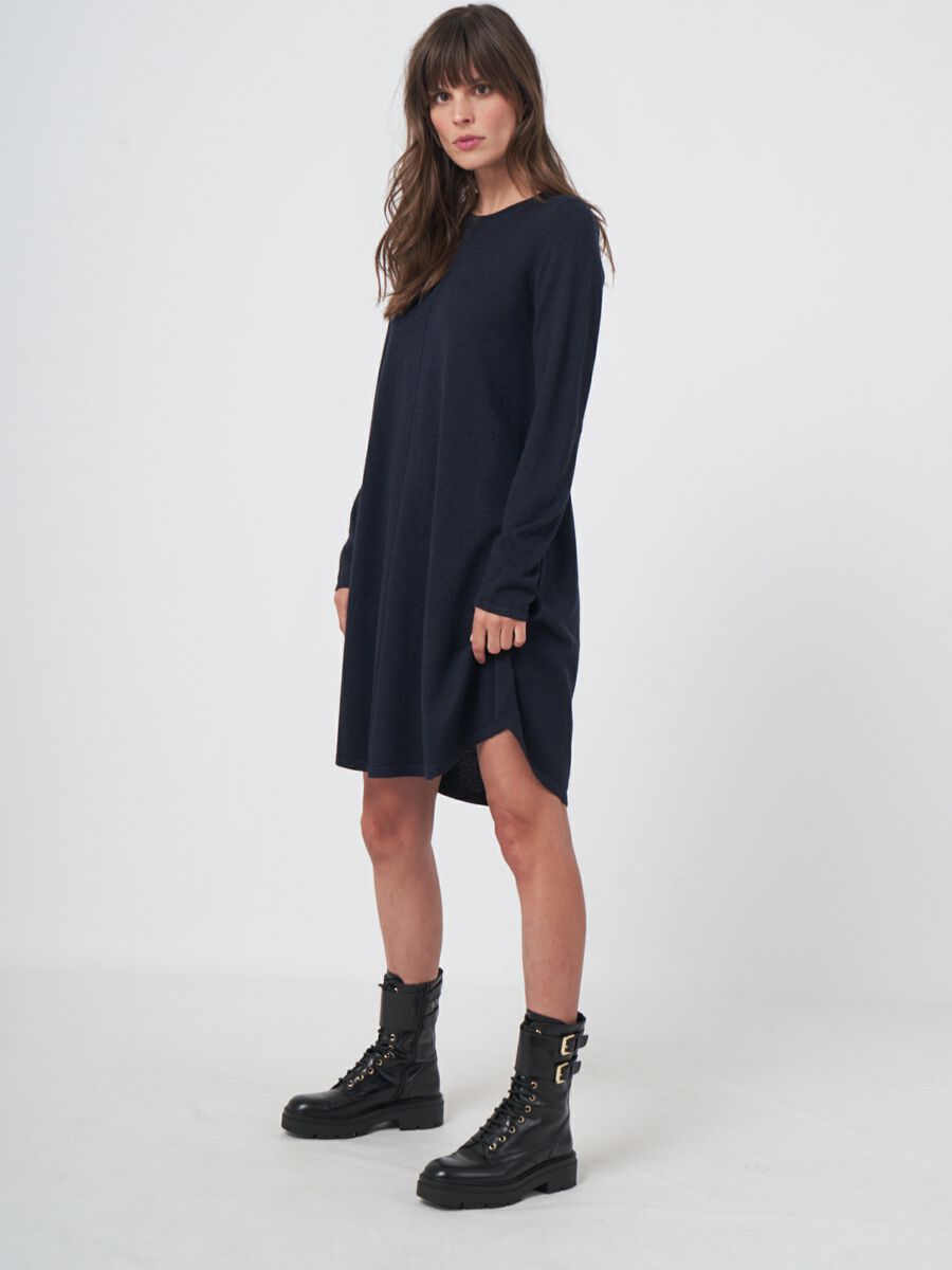 Robe a-line en laine mérinos — élégance réchauffante image number 18