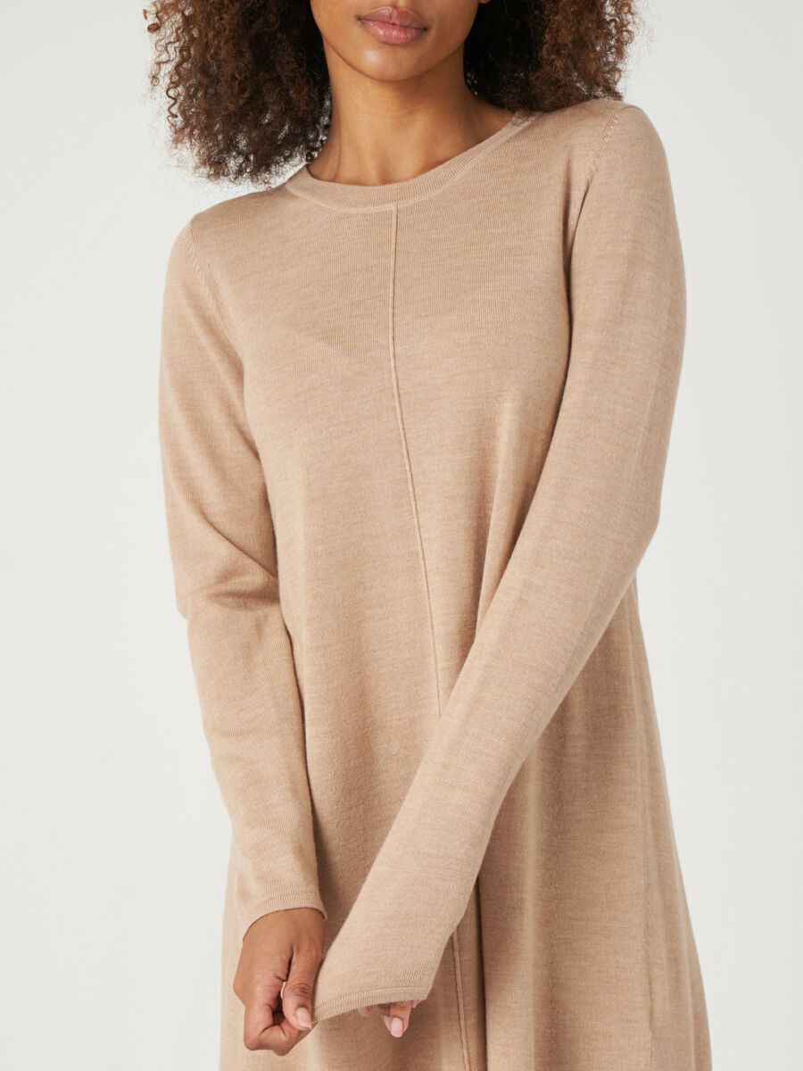A-Linien-Strickkleid aus Merinowolle image number 2