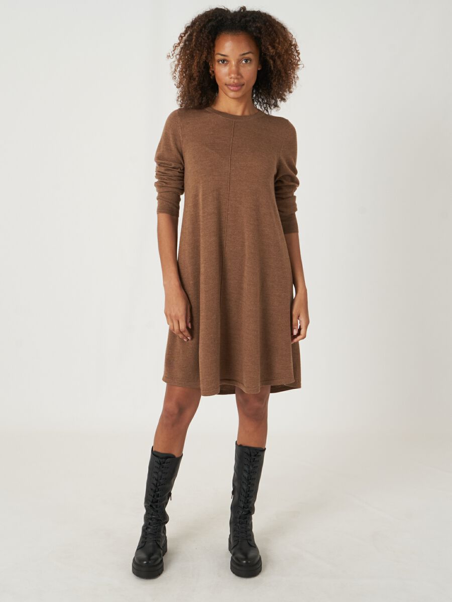 Robe a-line en laine mérinos — élégance réchauffante image number 41