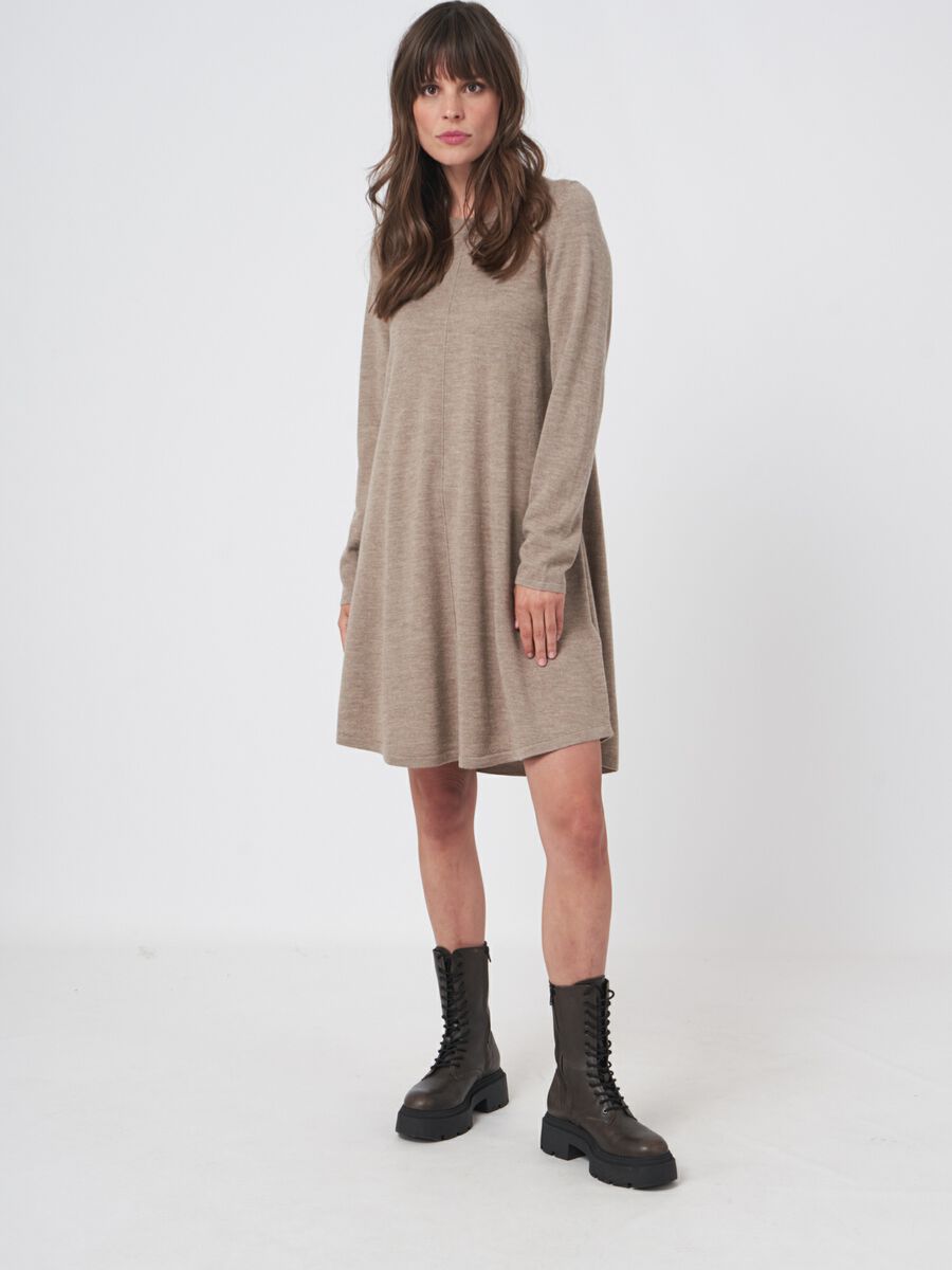 Robe a-line en laine mérinos — élégance réchauffante image number 26