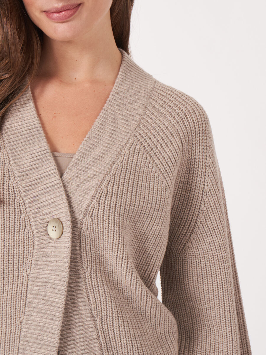 Grof ribgebreid vest met V-hals image number 2