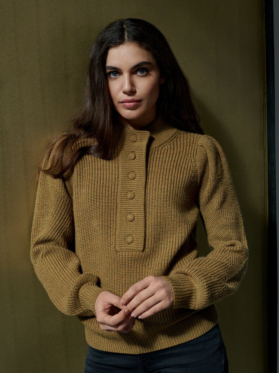 Grober Rippenstrickpullover mit Puffärmeln image number 5