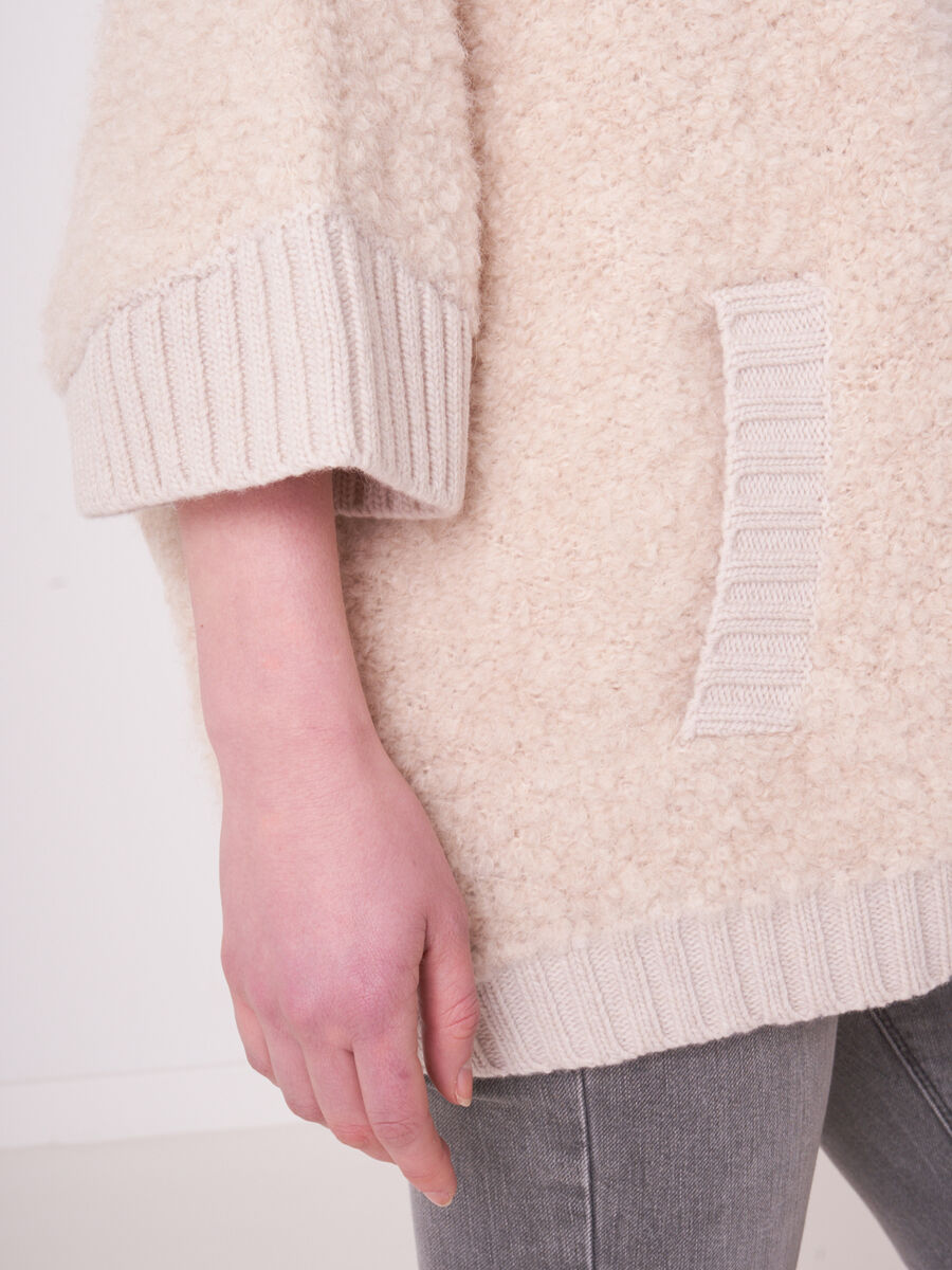 Chunky knit sleeveless poncho with zip closure image number 4