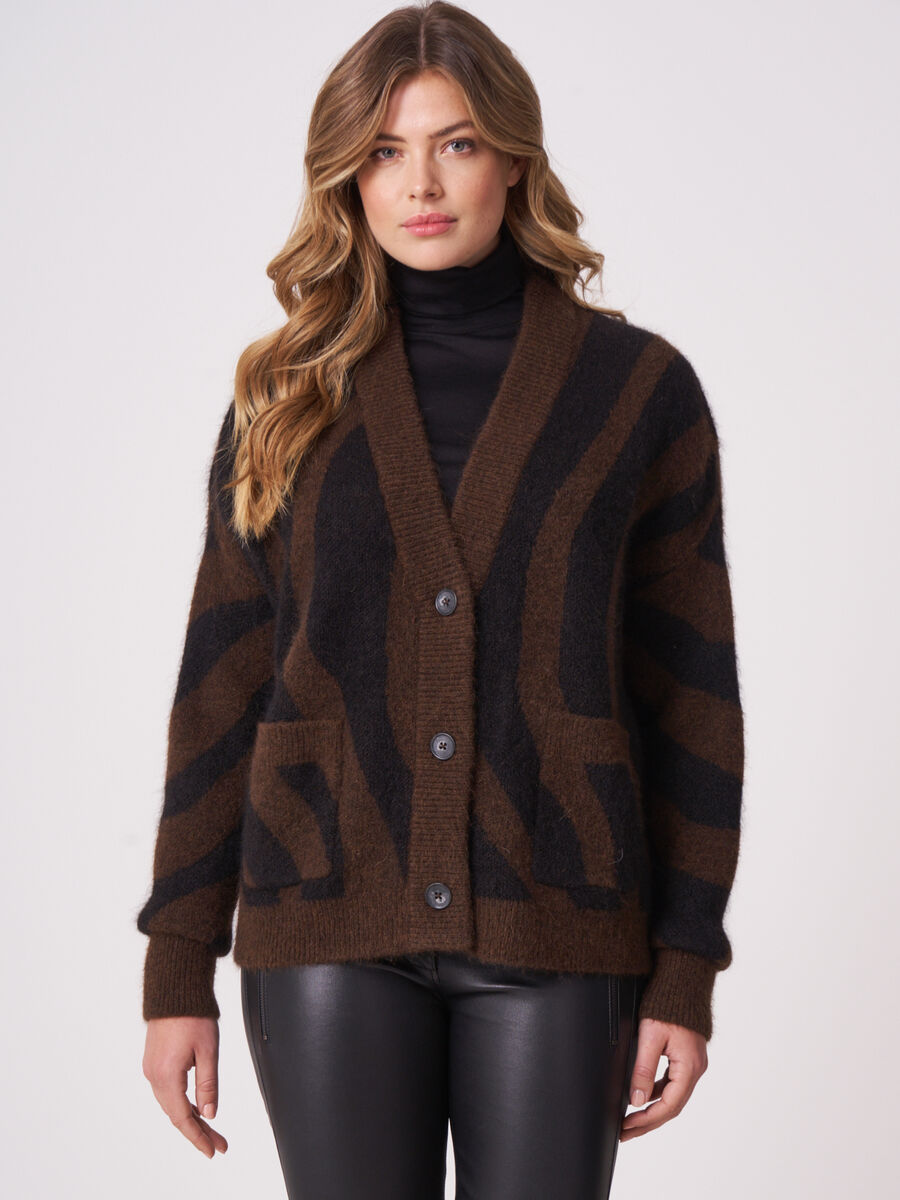 Oversized intarsia knitted V-neck sweater image number 0