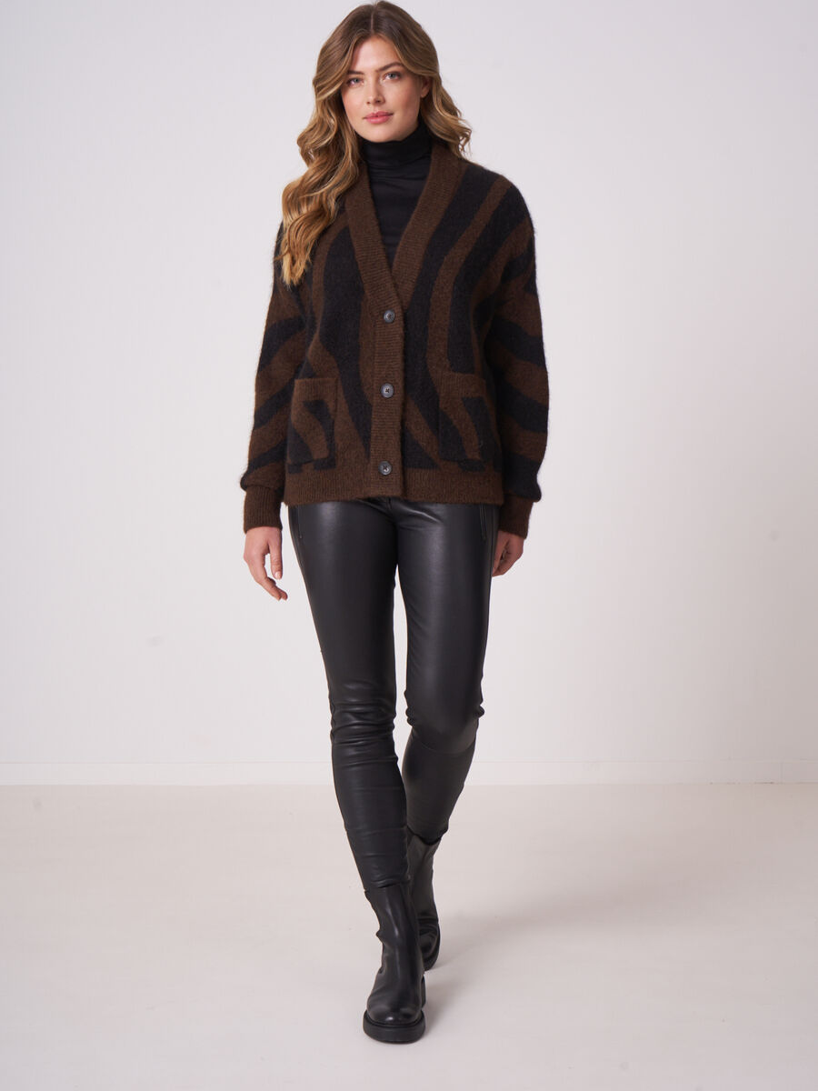 Oversized intarsia knitted V-neck sweater image number 4