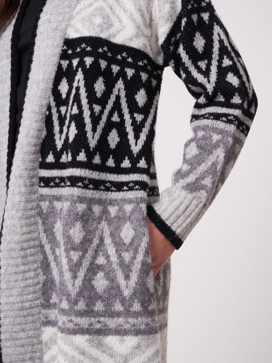 Long intarsia knitted V-neck cardigan image number 3