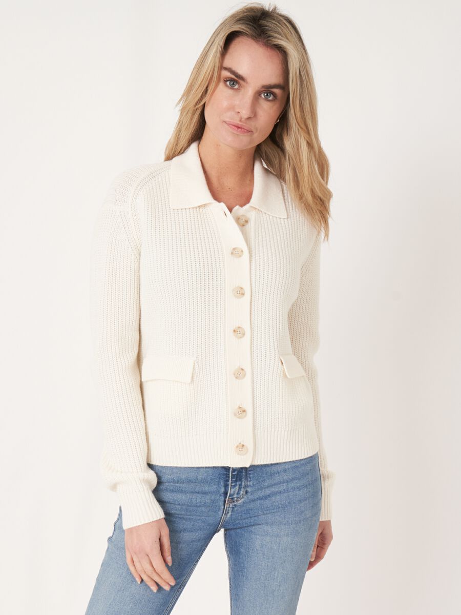 Cardigan côtelé en laine mérinos avec col polo image number 2