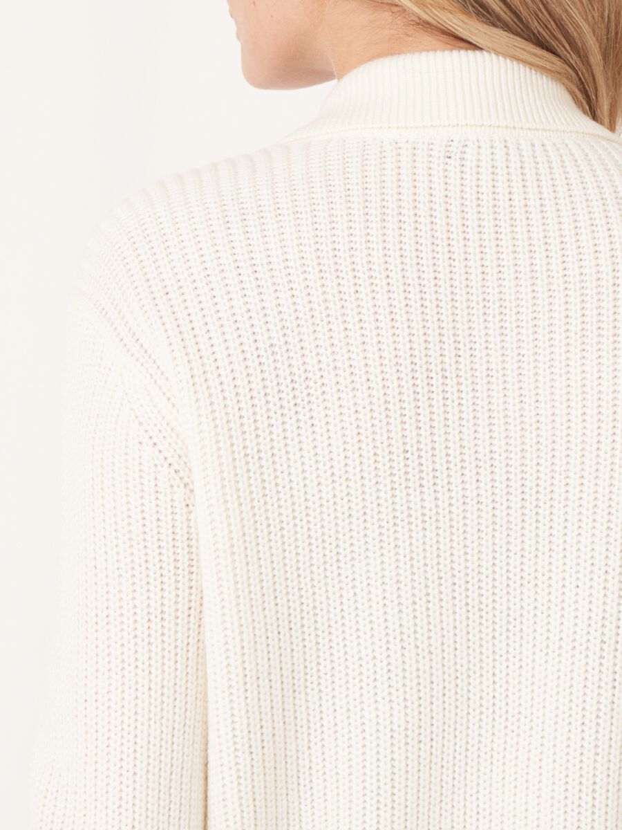 Cardigan côtelé en laine mérinos avec col polo image number 7