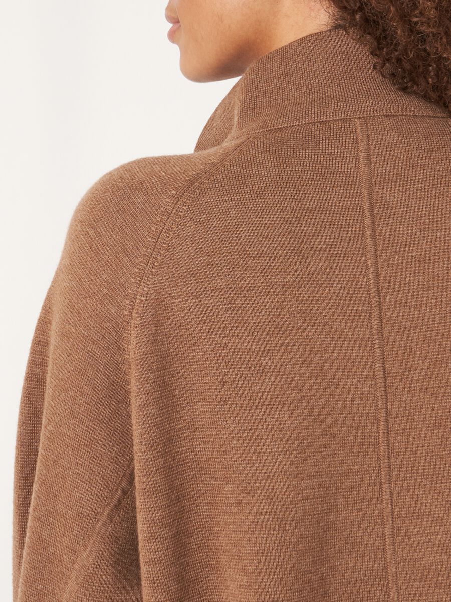 Cardigan avec col montant en double maille fine en laine mérinos  image number 4